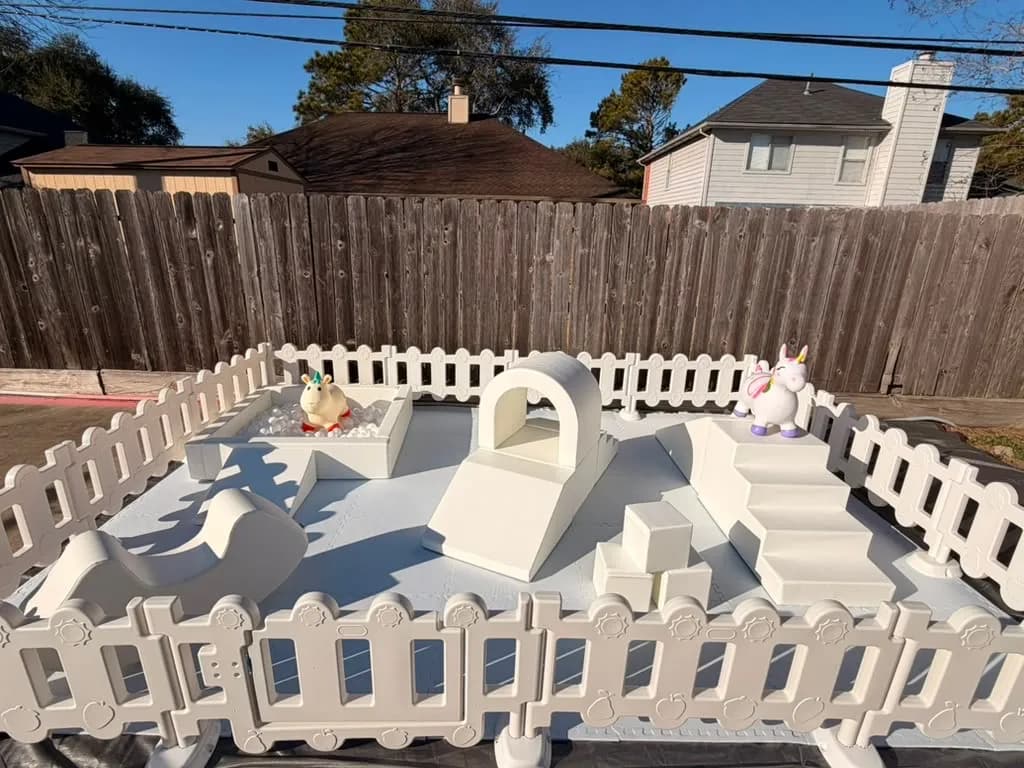 Package 5 · Gated 12×10 with Tunnel